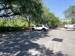 Car Trouble Venus Rewards A Stranger Who Gets Her seachperferct teen Started With A Pornstar Experience