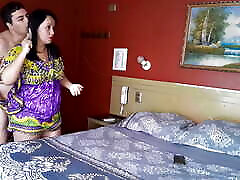 I seduce my stepmother to fuck her while we are alone at home