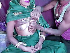 India Desi housewife green saree blouse me chudai hindi doggy style mein and boob press