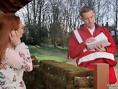 Sexy uberto ugo Redhead Hottie Cheats On Her Hubby With a Big-dicked Mailman