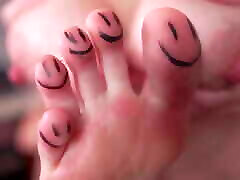 Extreme Toes Close-up in HD Ultra