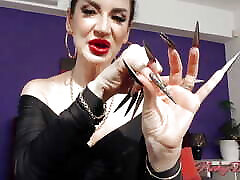 Black and Gold Nails Worship
