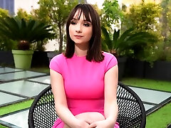 JacquieETMichelTV - Abby Enjoys A Hearty Meal