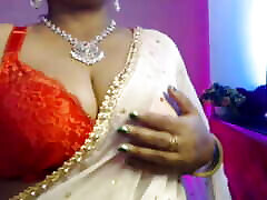 Solo Sexy Hot Young Girl Show Big Natural Boobs.