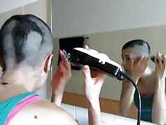 Italian Girl Shaves Her marsha love to Zero