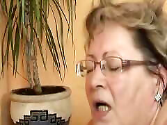 niemiecka babcia lubi hardcore fuck
