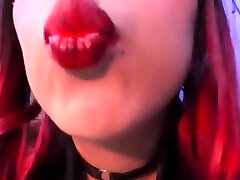 看大屁股的小鸡弯腰和传播她的屁股脸颊