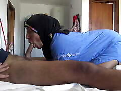 Real Amateur Cleaning Maid Gives Her First Rimjob And Swallows His Cum