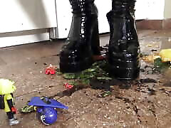 Merciless Brat in a Frenzy of Destruction!