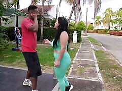 Anita and her personal trainer show us how to exercise very hot