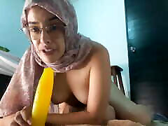 arab sucking 5 cocks