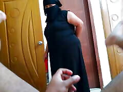 Muslim beautiful Hot maid has sex with xvideos of hot girls while sweeping his bed room - huge Ass Fucking & Pussy Destroyed