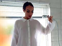 vestido blanco transparente seco a húmedo de 4k prueba de transporte