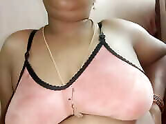 Uma applies hot and after some time she shows her femininity he rubs it and Prihu lowers his hand and looks away.