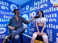 Soifiee Cooper, a brunette addicted to threesomes, cums while telling her fantasies and Juan Bustos Podcast