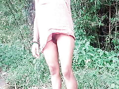 Desi Bhabhi Outdoor Freshng In Morning