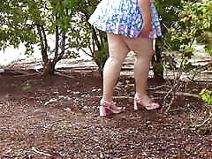 compilación de meadas - mucho primer plano orinando y chorreando desde mi gran coño mojado jugoso y gordo - maduras gordas gordas culo enorme al aire libre
