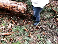 Painful pussylips pulling in the woods