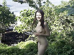 Met Model Margo Von Teese on the Beach, It All Ended in Passionate rory chase Against the Backdrop of the Sea