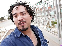 Youtuber Luisito Tefornica Unboxes Kari Love&039;s Big Ass... Terrible Disturbing Fact