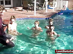 Four Girls Are in the nancy in la Sucking and Riding on One Lucky Cock