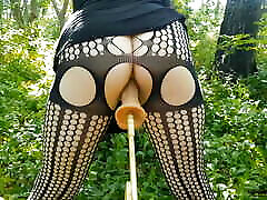 Teen nymphomaniac and fucking in public park with sex machine