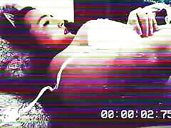 旧VHS风格线控制动在紧身胸衣CUM