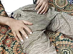 Indian Muslim College Girlfriend Hindi Desi Boyfriend to Super Sexy handjob