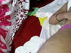 Romance with a hot Indian Bengali bhabhi with a sexy figure full desi porn video Indian Cute Desi nude
