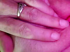 Horny American little pump needs to get her pussy wet