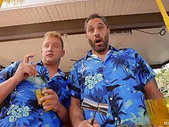 Sneaky Barkeeps Use Their Dicks To Shake & Stir Her With Van Wylde, Damon Dice, Ashlyn Peaks - Brazzers