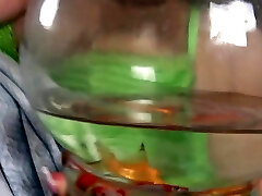 Woman takes pleasure in seeing poor fish - xxx ulfa jkrt Fetis