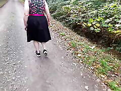 chłosta jej pochwy ze związanymi cyckami