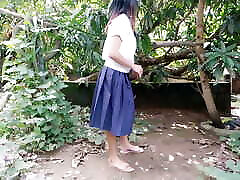 18 YEAR OLD INNOCENT STUDENT LOOSES VIRGINITY OUTDOOR
