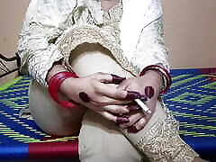 Paki Old beautiful Gf aagai phudi marwane????