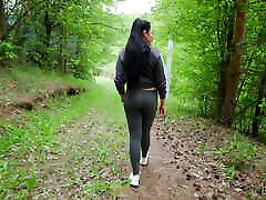 Quickie Blowjob in Abandoned Park House