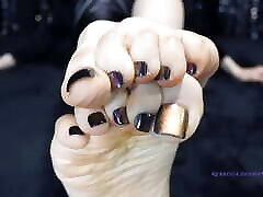 Mesmerizing Iridescent Nails Arabian Foot Worship