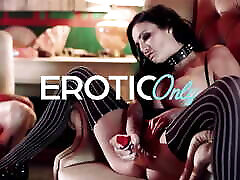 She loves it when he thrusts hard