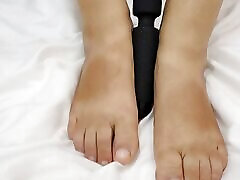 Watch my FEETS ! You jerk off and you cum NOW - Luna Daily Vlog - LunaxSun