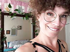Curly Curvy Stepmom Anal Sex Request