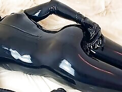 awek phus teaser - Latex and glass dildo!