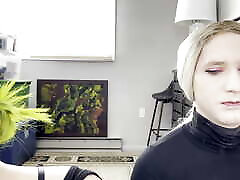 drag queen et transformation de relooking de femme-décolleté et eye-liner