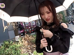 【2025年ぴえん1発目！】【性豪メスざかり公共マ●コ】スレンダー美少女降臨！ゴー●デン街のBARの店長と店の裏でヤリまくってる根っからのSEX好きwww絶賛にち●ぽに沼ってるメス盛りw