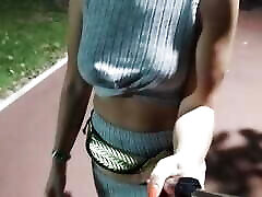 I flash my mom cheat dat in public walking down the sidewalk