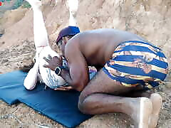 COUPLE OF LOVERS LEAVES A BROKEN COLLAR JUST TO