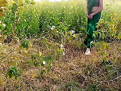 Ritu came to her elder stepsister&039;s place, walking on the fields on the pretext of chubby girl hairy pussy Hindi audio x video