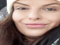 how many fingers do stolen girls fuck use to masturbate? or men paint brush just rub it like a clit