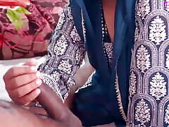 Dick Flash to Indian Bhabhi&039;s step Sister, she Suck The Dick like Pro and take Cum in mouth.