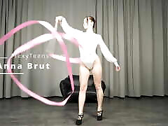 Anna Brut talented naked gymnast spreading legs