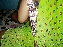 Call the school girl at home and come to the saree